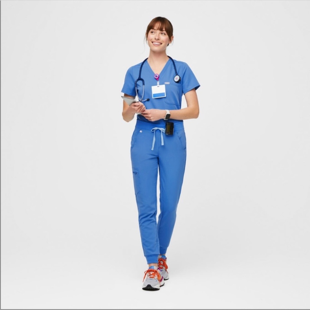 Figs XS Capri Blue Set Joggers and Catarina top
